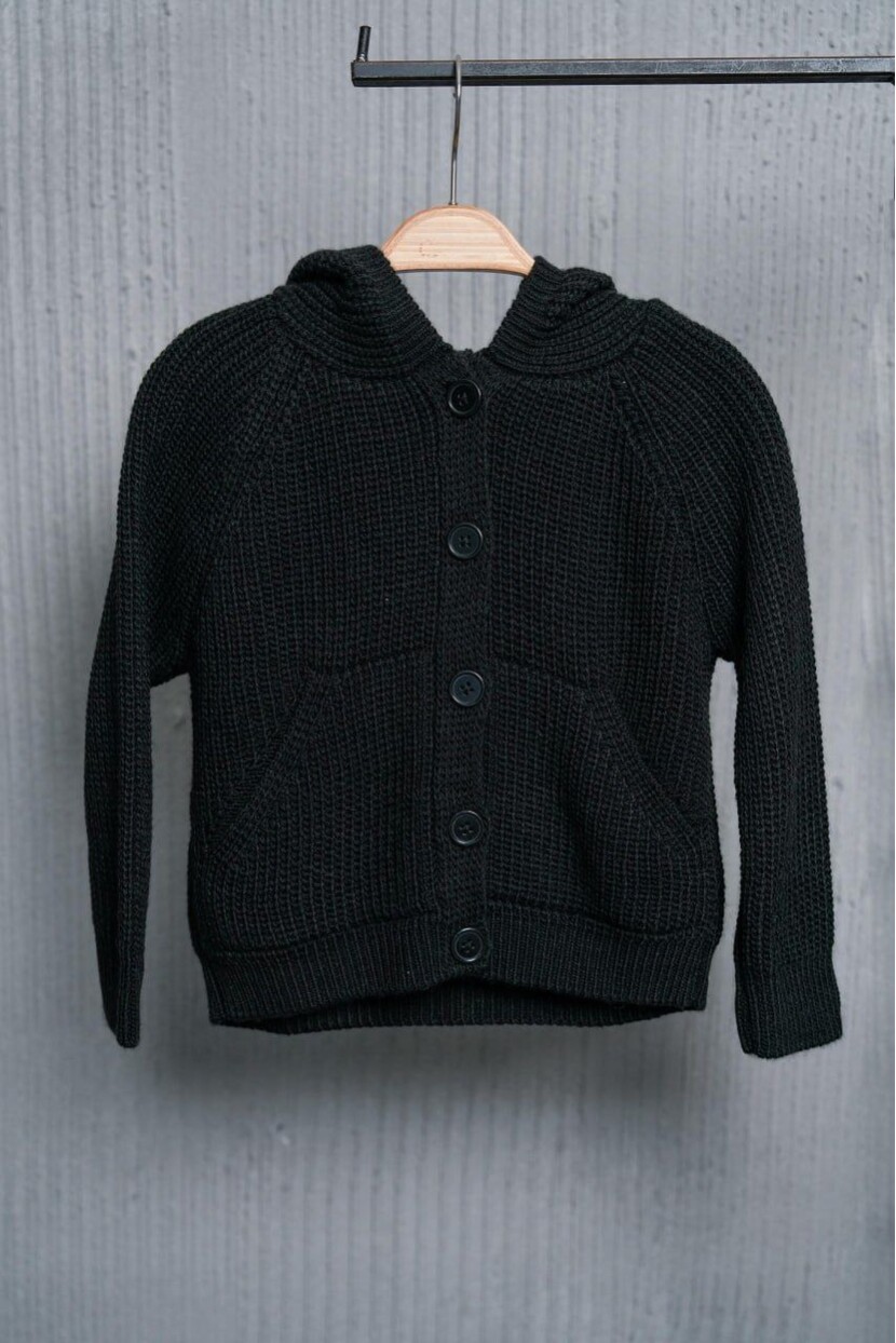 KAPŞONLU TRİKO HIRKA