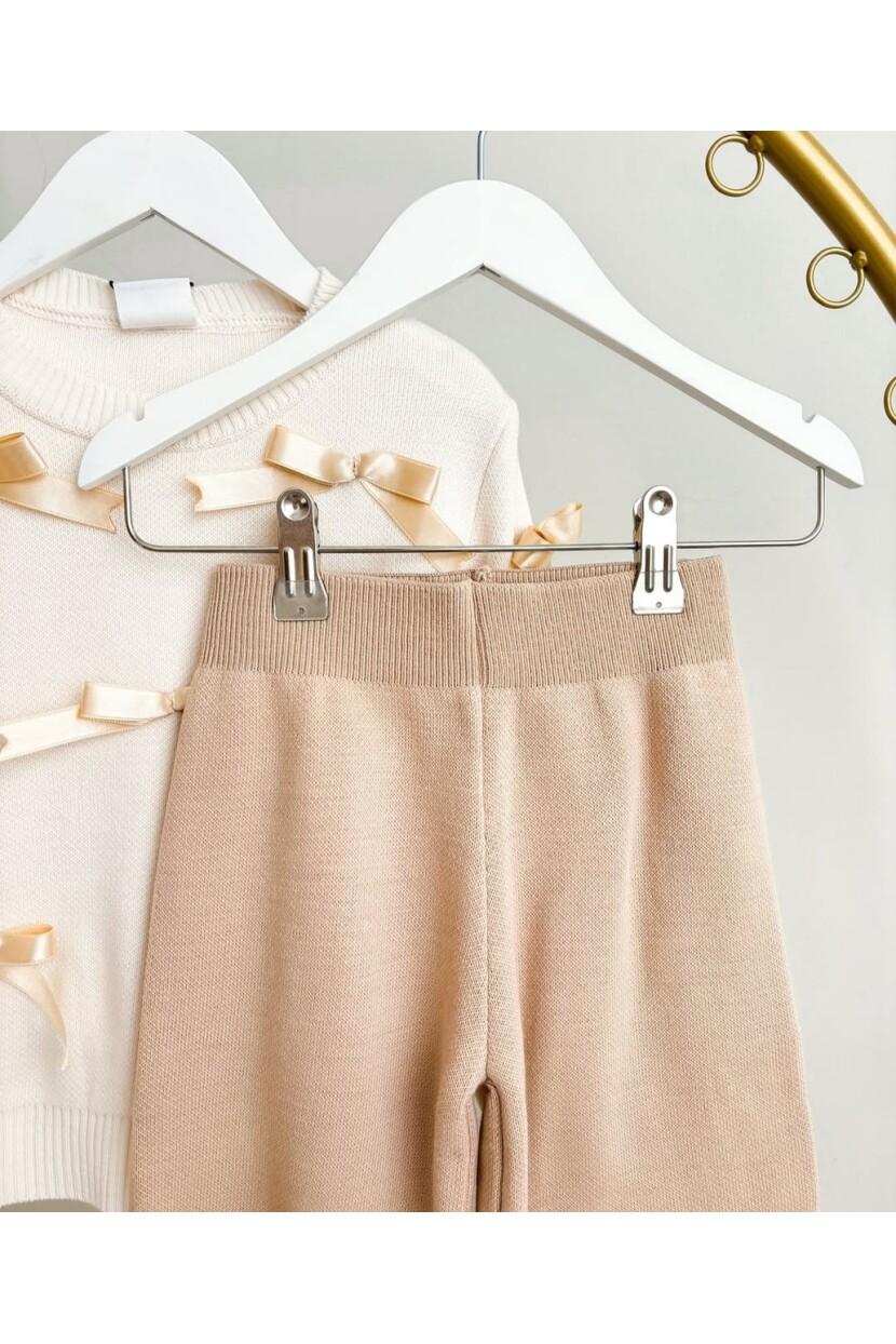 KIZ KREM FİYONK DESENLİ TRİKO TAKIM