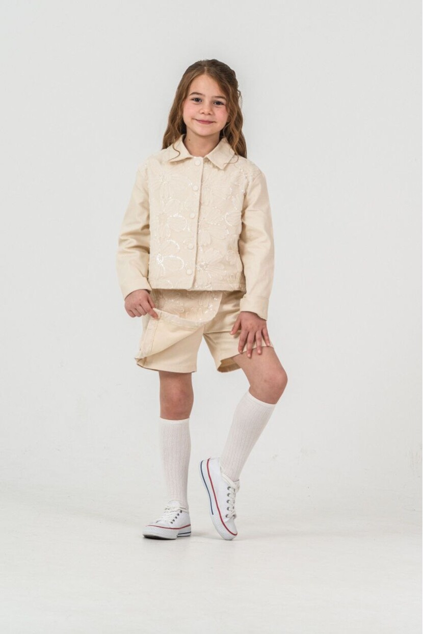 KIZ PAYETLİ ZAMBAK SÜSLEMELİ ŞORT ETEKLİ DOKUMA TAKIM