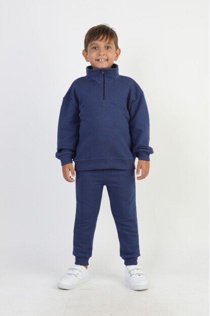 ERKEK YAKA FERMUARLI EŞOFMAN TAKIMI