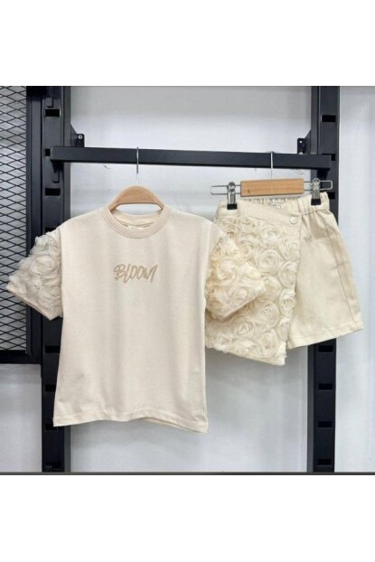 KIZ GÜL DETAYLI ŞORT ETEKLİ TAKIM