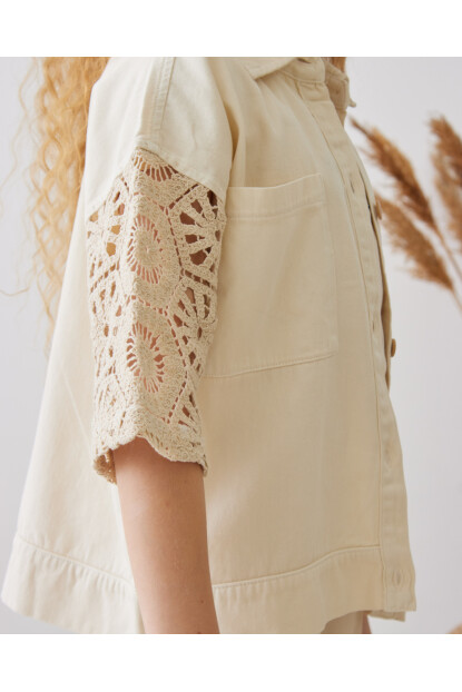 KIZ GÜPÜR DETAYLI CEKET-TSHİRT