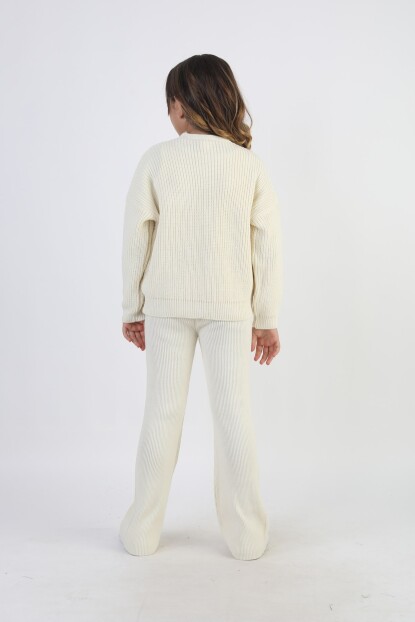 KIZ HIRKALI FİYONK DETAYLI TRİKO TAKIM