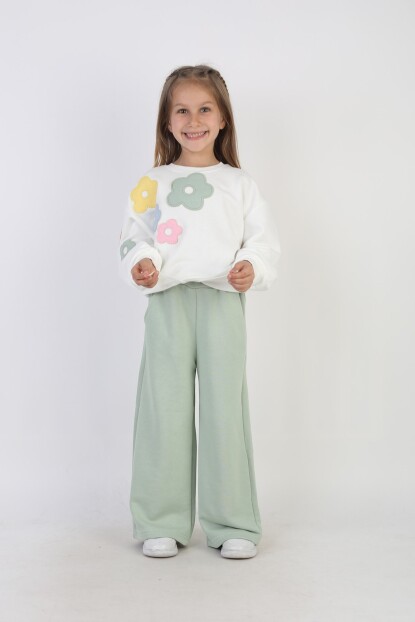 KIZ NAKIŞ İŞLEMELİ ÇİÇEKLİ EŞOFMAN TAKIMI