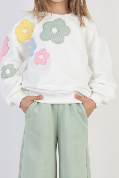 KIZ NAKIŞ İŞLEMELİ ÇİÇEKLİ EŞOFMAN TAKIMI