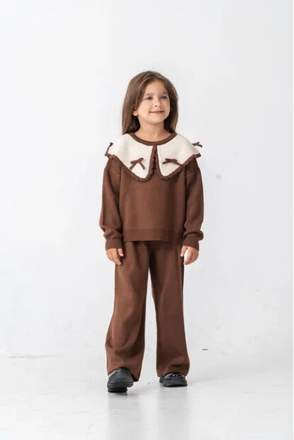 KIZ YAKA FİYONKLU TRİKO TAKIM