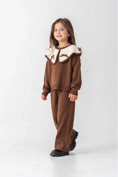 KIZ YAKA FİYONKLU TRİKO TAKIM