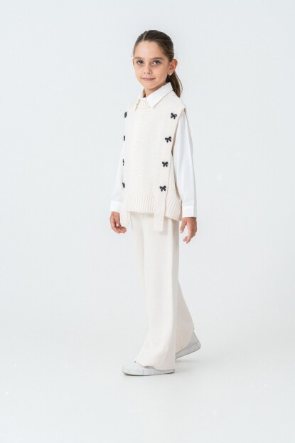 KIZ YELEKLİ FİYONK SÜSLEMELİ TRİKO İKİLİ TAKIM