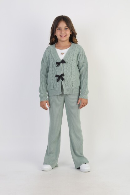 KIZHIRKALI FİYONK DETAYLI TRİKO TAKIM