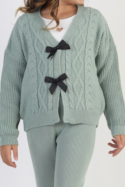 KIZHIRKALI FİYONK DETAYLI TRİKO TAKIM