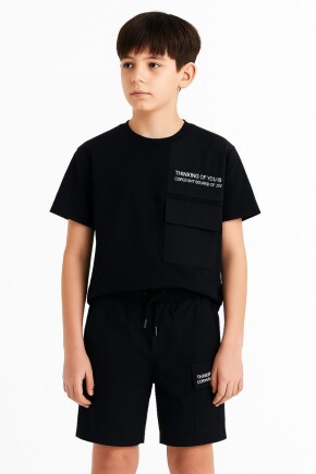 ERKEK DOKUMA CEP VE OMUZ DETAYLI SIRT BASKILI ŞORTLU TAKIM