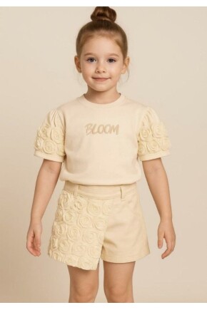 KIZ GÜL DETAYLI ŞORT ETEKLİ TAKIM