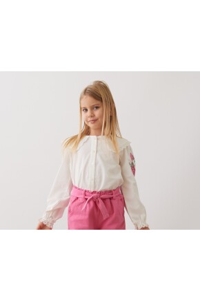 KIZ KOLU GÜL DETAYLI GÖMLEK