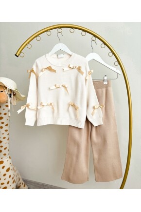 KIZ KREM FİYONK DESENLİ TRİKO TAKIM